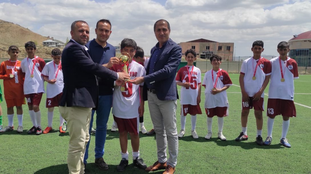Spor Van Projesi Kapsamında İlçemizde Ortaokullar Arası Futbol Turnuvası Düzenlendi