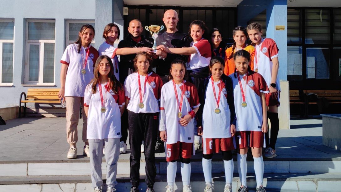 Van Yıldız Kızlar Futsal Yarışmasındaki Başarımız