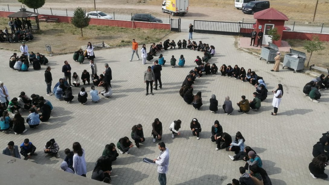 13 Ekim Dünya Afet Risklerinin Azaltılması Günü Kapsamında İlçemiz Okullarında Tatbikatlar Yapıldı